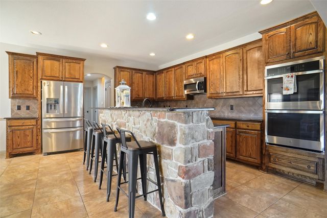 1311 Roe Helm Circle, Rhome, TX 76078