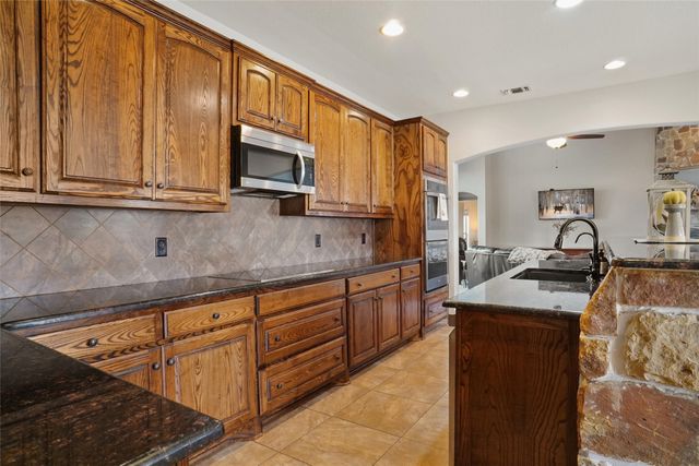 1311 Roe Helm Circle, Rhome, TX 76078