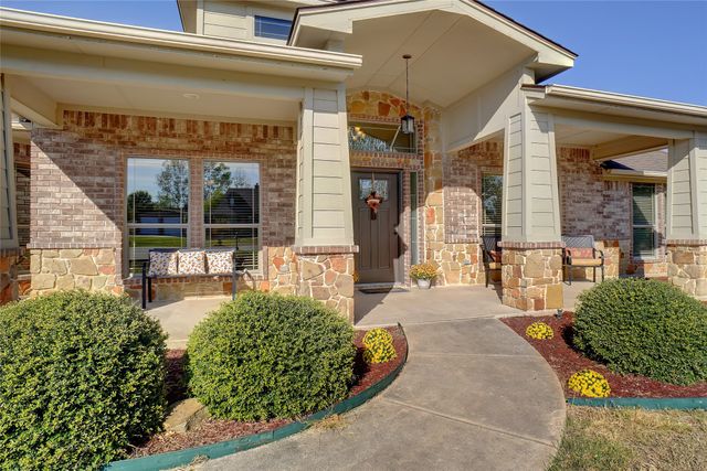 1311 Roe Helm Circle, Rhome, TX 76078