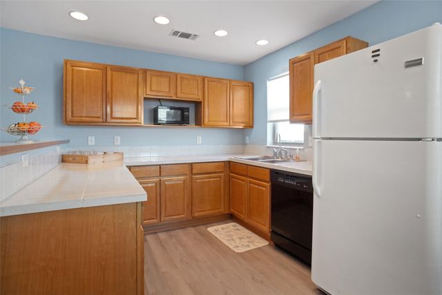 1311 Roe Helm Circle, Rhome, TX 76078