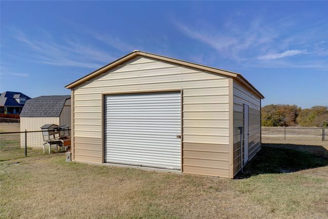 1311 Roe Helm Circle, Rhome, TX 76078