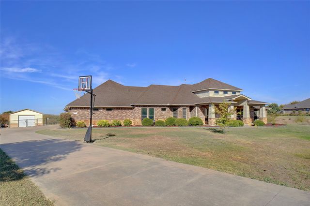 1311 Roe Helm Circle, Rhome, TX 76078