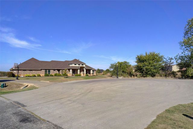 1311 Roe Helm Circle, Rhome, TX 76078