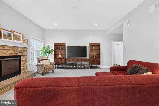141 VISTA DR, Hummelstown, PA 17036