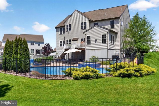 141 VISTA DR, Hummelstown, PA 17036