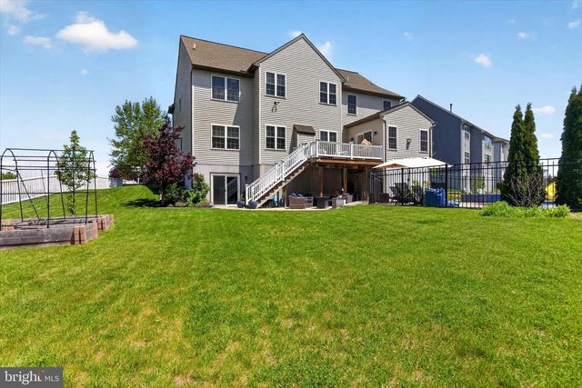 141 VISTA DR, Hummelstown, PA 17036