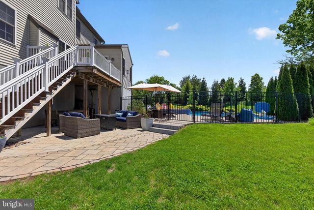 141 VISTA DR, Hummelstown, PA 17036
