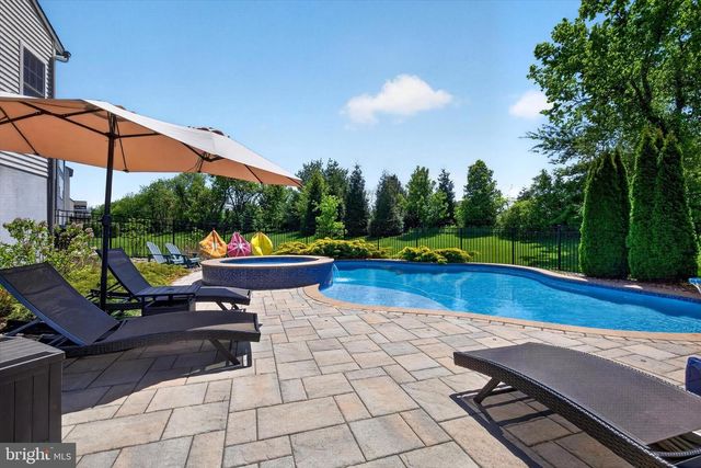 141 VISTA DR, Hummelstown, PA 17036