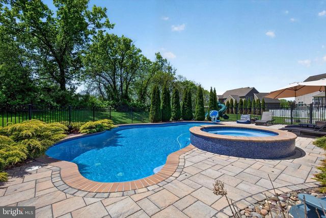 141 VISTA DR, Hummelstown, PA 17036