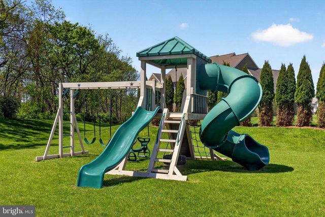 141 VISTA DR, Hummelstown, PA 17036