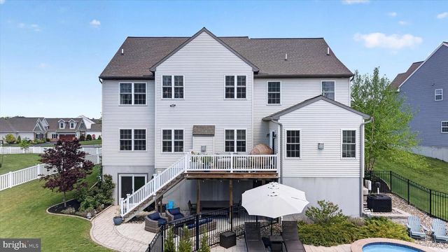 141 VISTA DR, Hummelstown, PA 17036