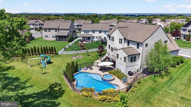 141 VISTA DR, Hummelstown, PA 17036
