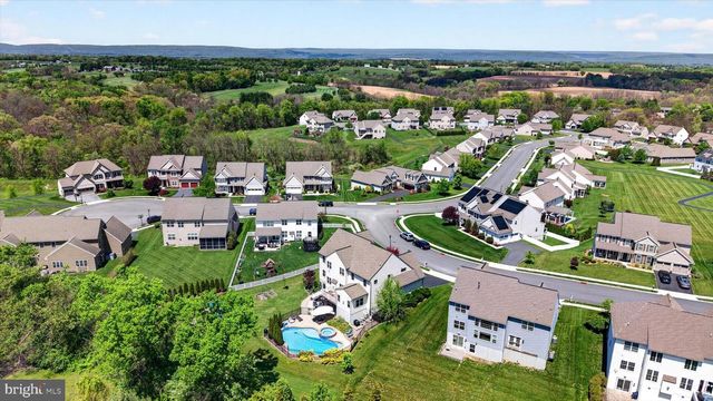 141 VISTA DR, Hummelstown, PA 17036