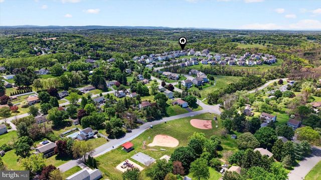 141 VISTA DR, Hummelstown, PA 17036