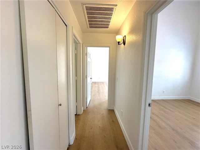 2100 Jade Creek Street 202, Las Vegas, NV 89117