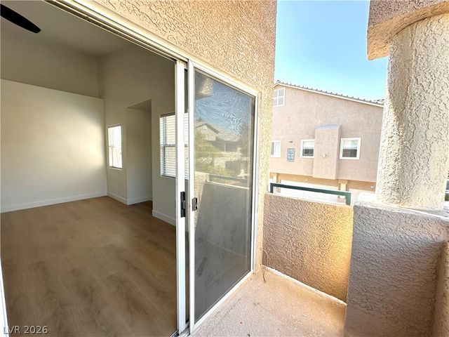 2100 Jade Creek Street 202, Las Vegas, NV 89117