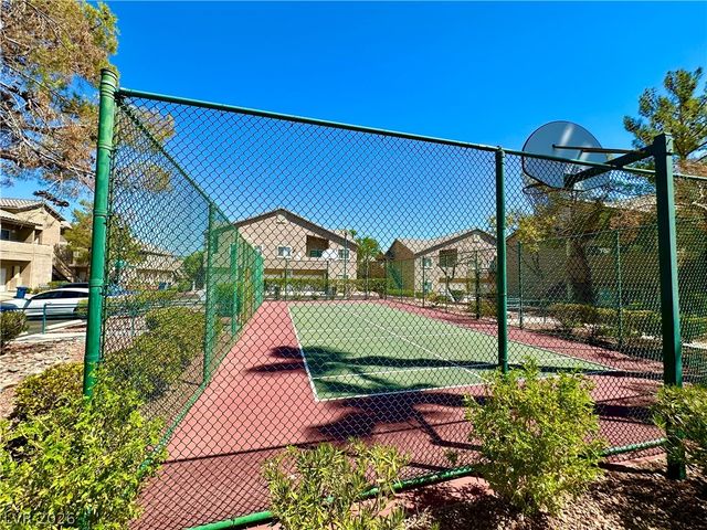 2100 Jade Creek Street 202, Las Vegas, NV 89117