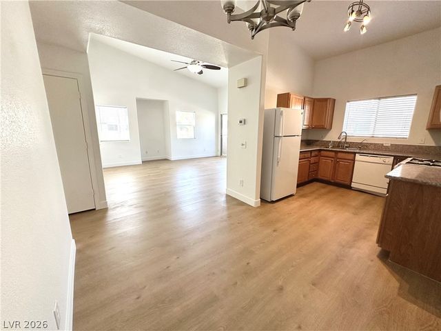 2100 Jade Creek Street 202, Las Vegas, NV 89117