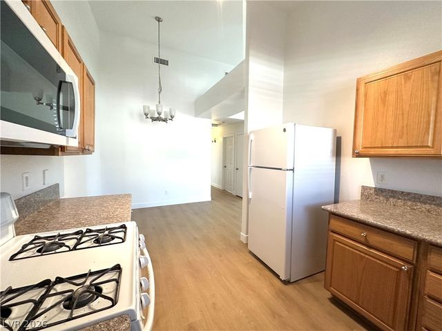 2100 Jade Creek Street 202, Las Vegas, NV 89117