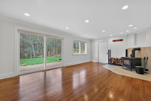 123 Stephen Drive, Goffstown, NH 03045