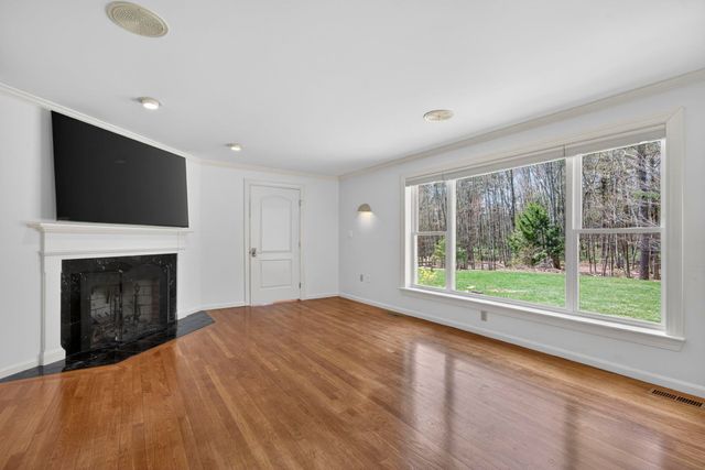 123 Stephen Drive, Goffstown, NH 03045