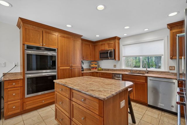 123 Stephen Drive, Goffstown, NH 03045