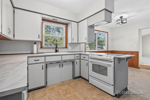 1916 Manning Avenue, Grand Rapids, MI 49534