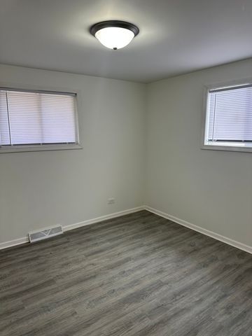 16612 Oxford Drive, Markham, IL 60428