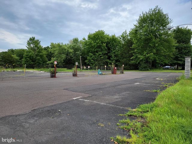 1167 DUBLIN PIKE, Perkasie, PA 18944