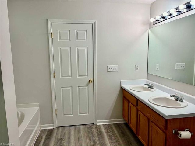 3966 Heather View Lane, Winston-salem, NC 27127