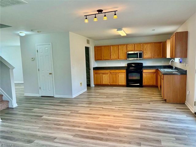 3966 Heather View Lane, Winston-salem, NC 27127