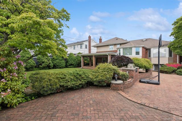 3962 Hahn Avenue, Bethpage, NY 11714