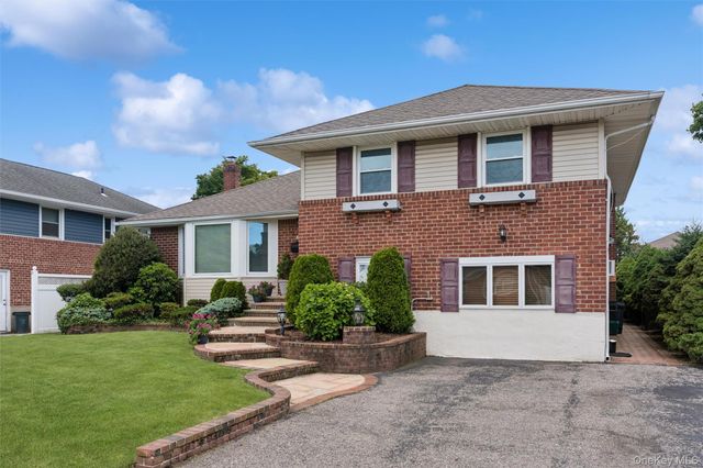 3962 Hahn Avenue, Bethpage, NY 11714