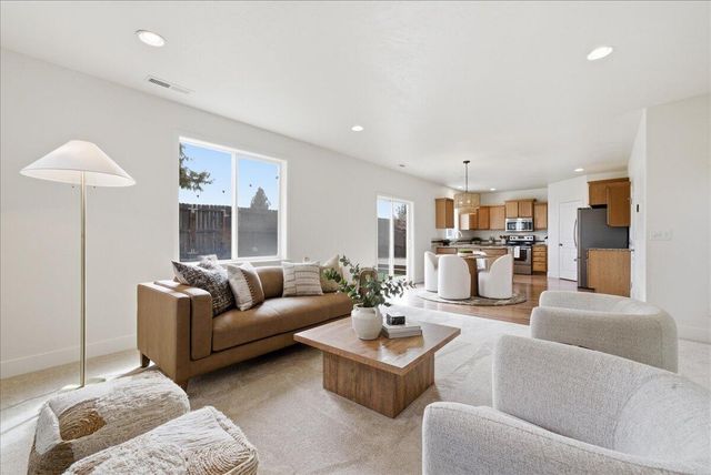 21269 SE Golden Market Court, Bend, OR 97702