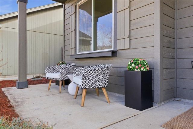 21269 SE Golden Market Court, Bend, OR 97702