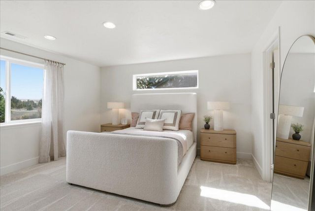 21269 SE Golden Market Court, Bend, OR 97702