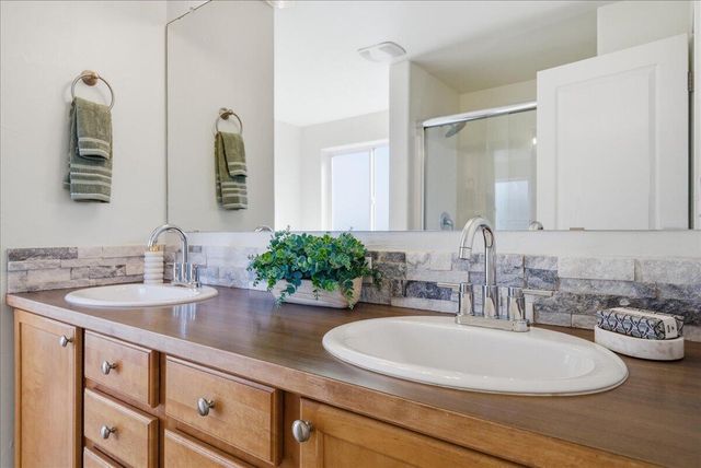 21269 SE Golden Market Court, Bend, OR 97702