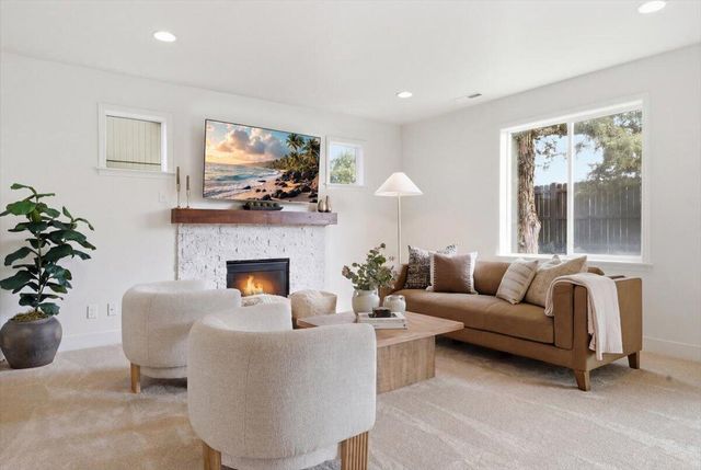 21269 SE Golden Market Court, Bend, OR 97702