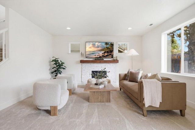 21269 SE Golden Market Court, Bend, OR 97702