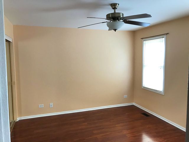 1602 Vermont Drive 1602, Elk Grove Village, IL 60007
