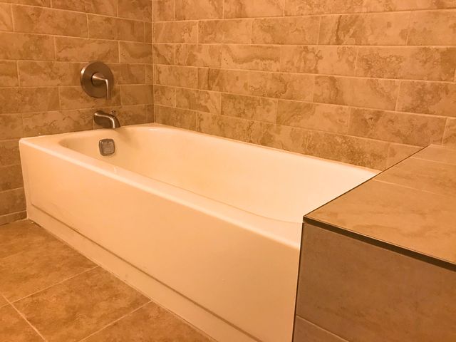 1602 Vermont Drive 1602, Elk Grove Village, IL 60007