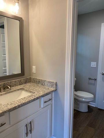 714 Gracey Ave Apt A, Clarksville, TN 37040
