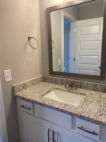 714 Gracey Ave Apt A, Clarksville, TN 37040