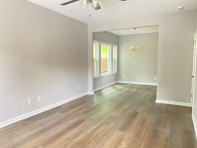 714 Gracey Ave Apt A, Clarksville, TN 37040