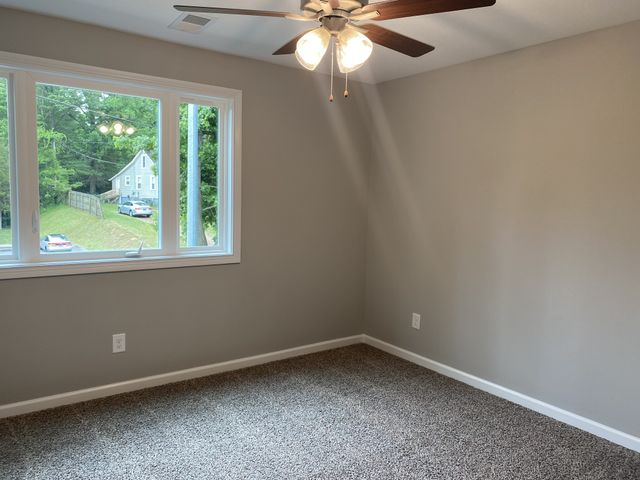 714 Gracey Ave Apt A, Clarksville, TN 37040