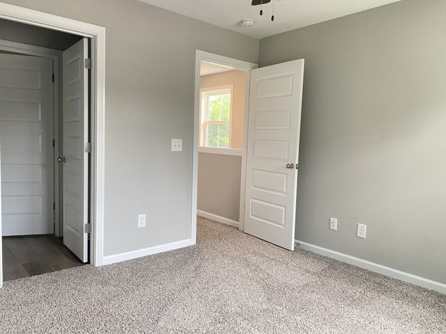 714 Gracey Ave Apt A, Clarksville, TN 37040