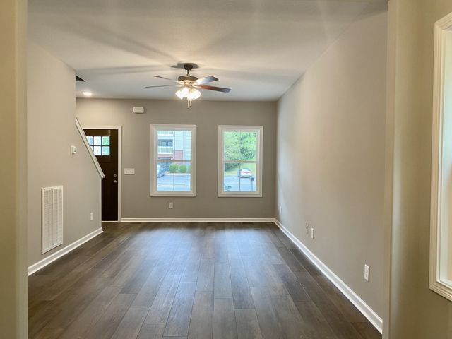 714 Gracey Ave Apt A, Clarksville, TN 37040