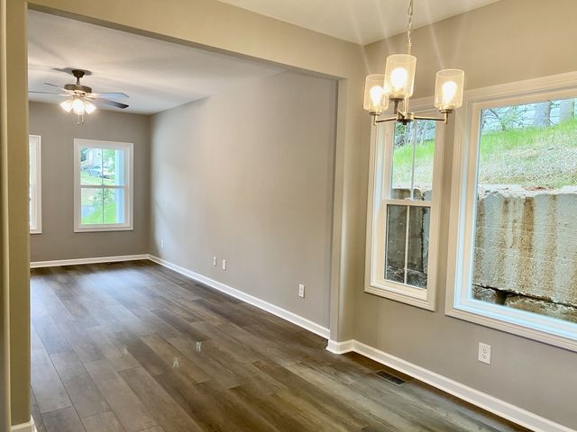 714 Gracey Ave Apt A, Clarksville, TN 37040