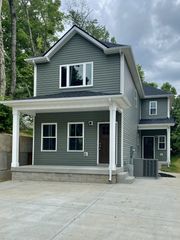 714 Gracey Ave Apt A, Clarksville, TN 37040