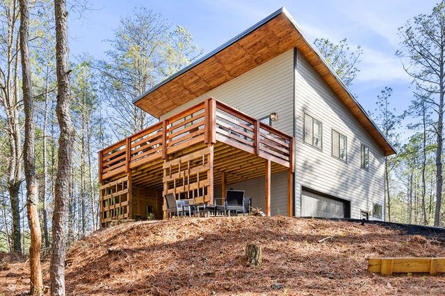 126 Hummingbird Way, Copperhill, TN 37317